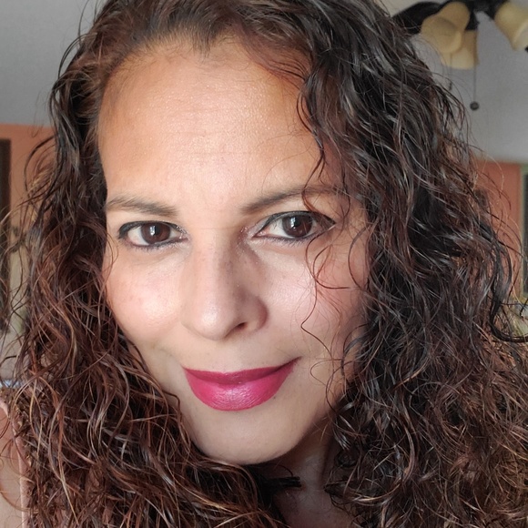 Meet your Posher, Karla - Picture 1 of 1